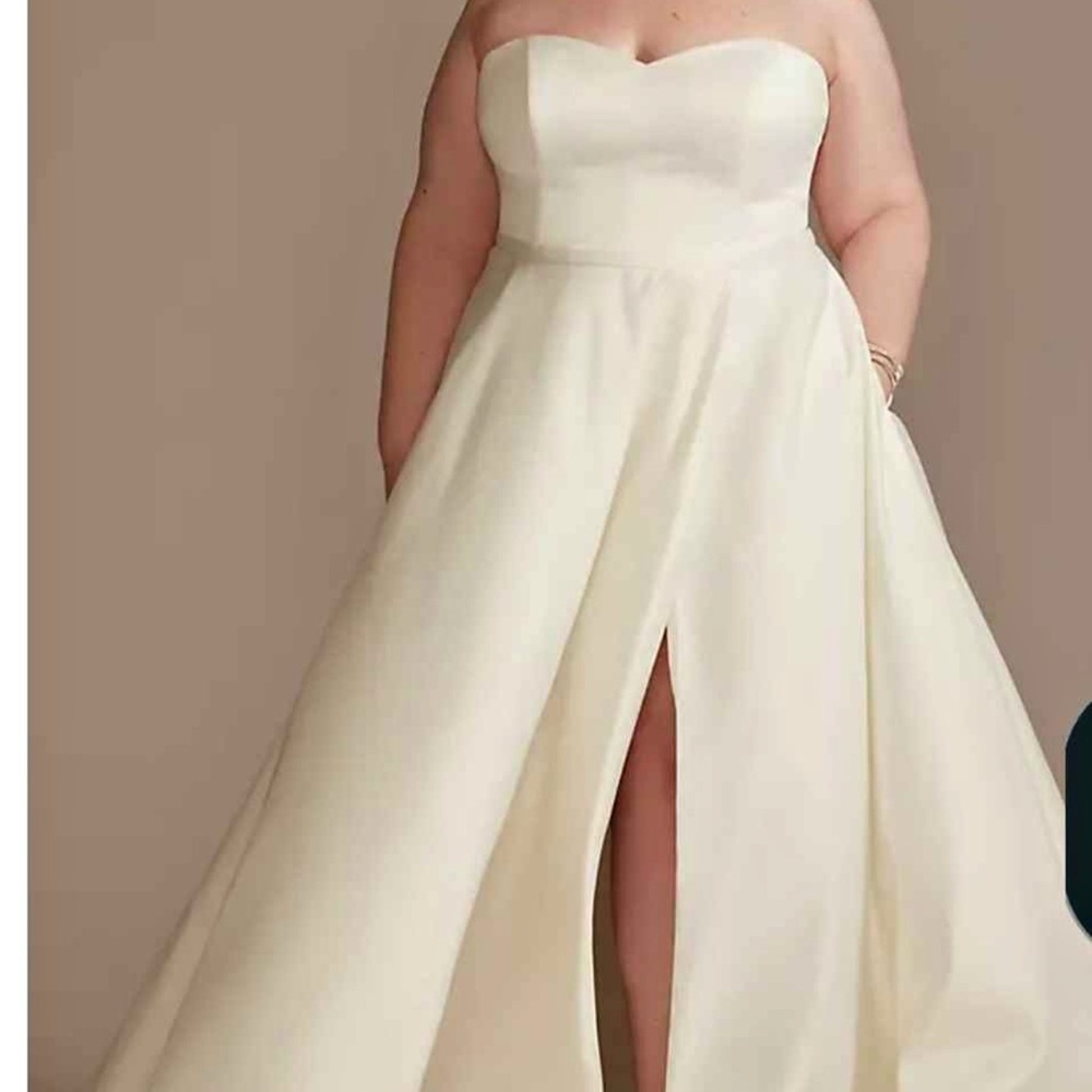 Elegant Strapless Cream Dress